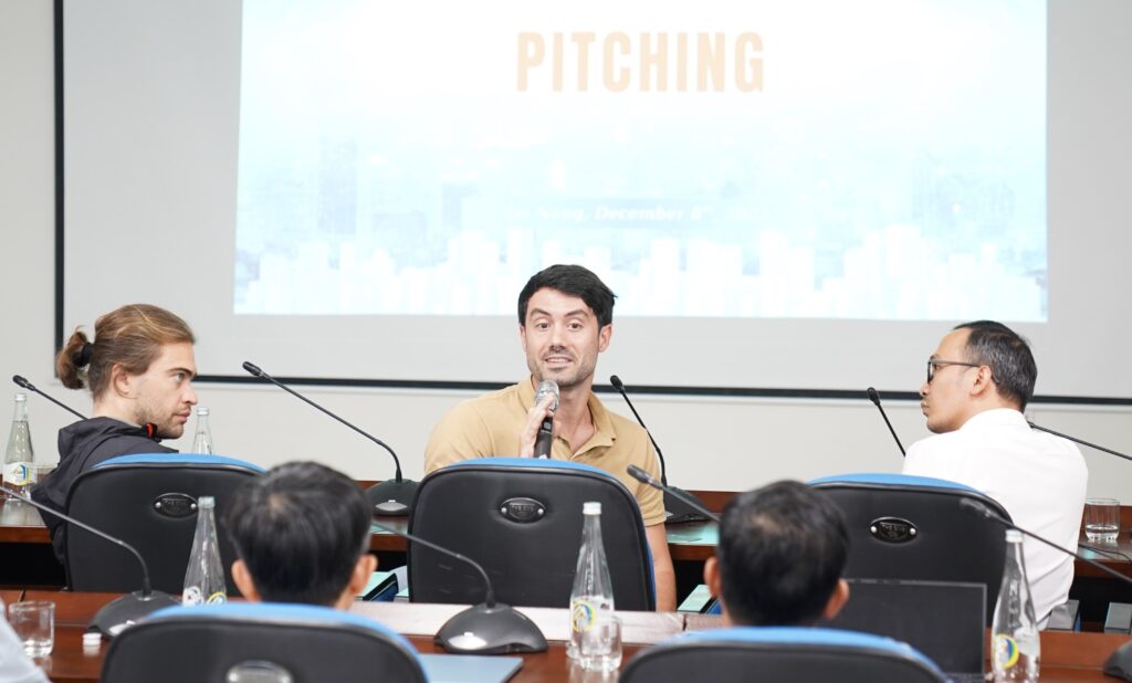 DXTech Showcases AI Innovation at Da Nang’s Startup–Investor Pitching Event 2025